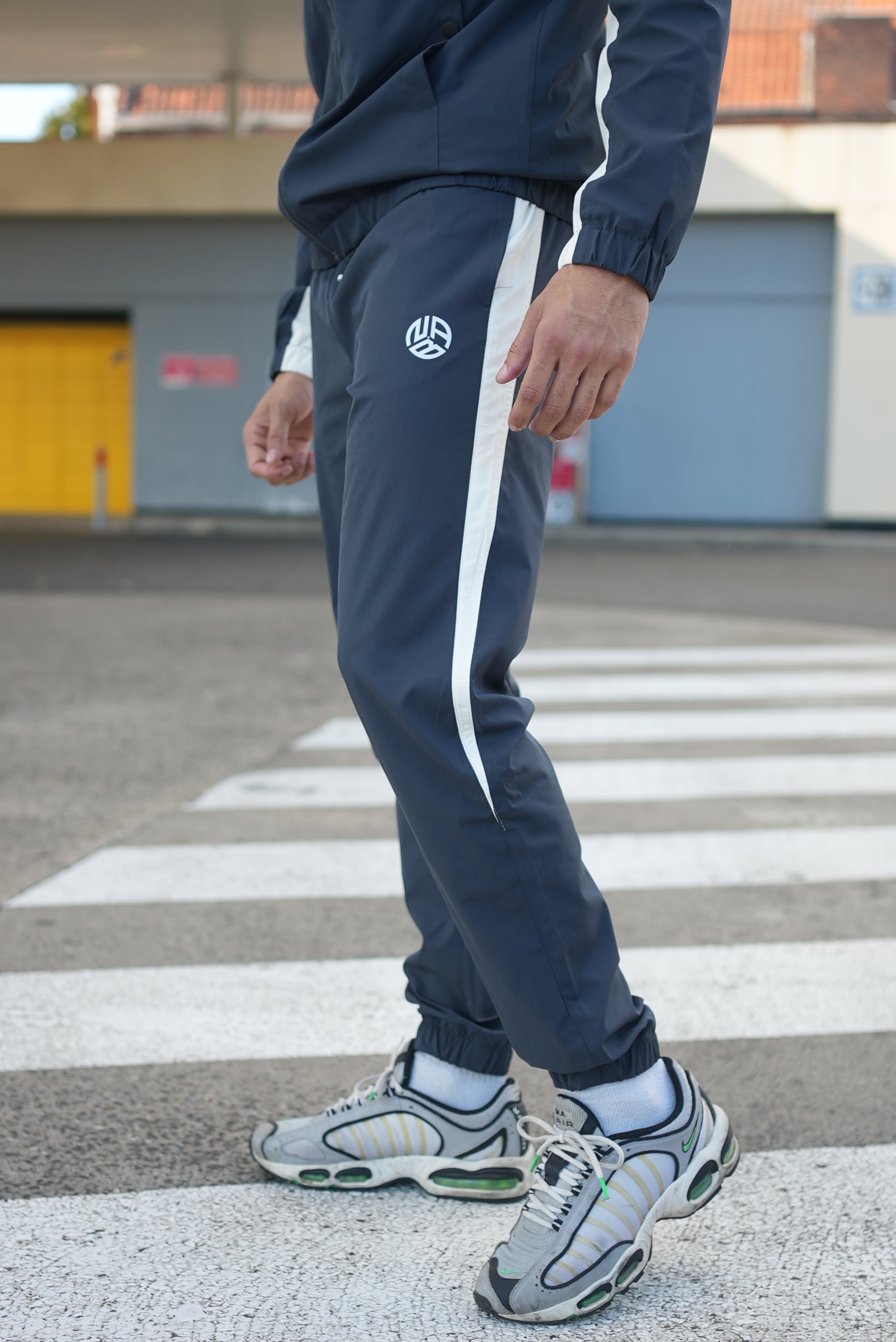 Tornado Gris