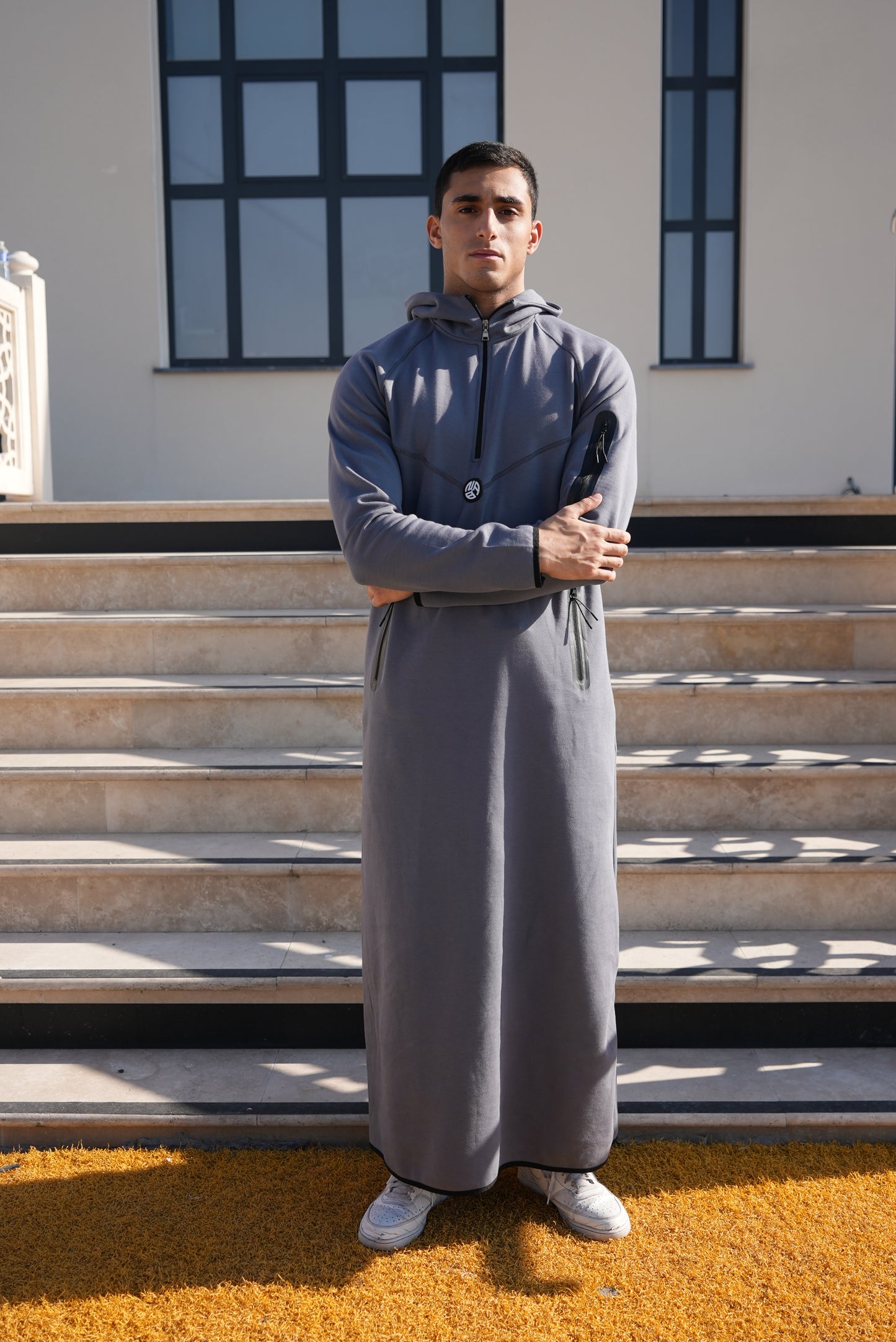 Qamis Sportwear Gris Fumé